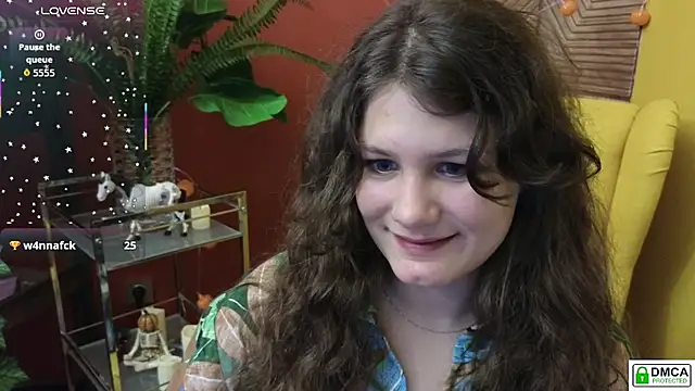 Snapshot of Charlotte_wow chatting on November 5, 2025, 1:36 pm Charlotte wow online show from November 5, 2025, 1:36 pm