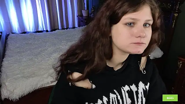 Snapshot of Charlotte_wow chatting on June 26, 2026, 4:57 pm Charlotte wow online show from June 26, 2026, 4:57 pm
