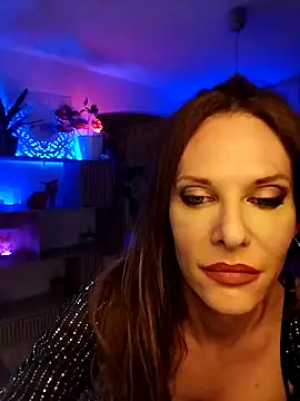 Luna Kitanna online show from April 11, 2026, 7:50 pm