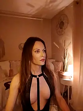 Snapshot of Luna_Kitanna chatting on May 2, 2026, 6:13 pm Luna Kitanna online show from May 2, 2026, 6:13 pm