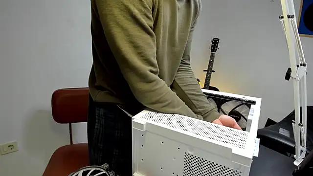 Snapshot of layneinchains chatting on December 20, 2025, 10:51 am layneinchains online show from December 20, 2025, 10:51 am