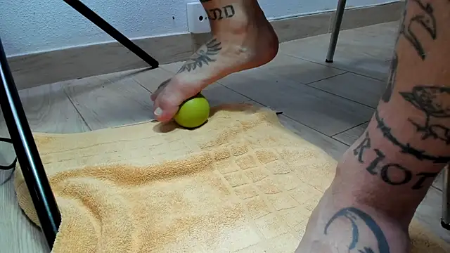 layneinchains online show from April 19, 2026, 3:57 pm