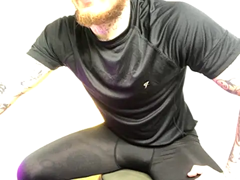 Snapshot of layneinchains chatting on November 5, 2025, 9:12 am layneinchains online show from November 5, 2025, 9:12 am