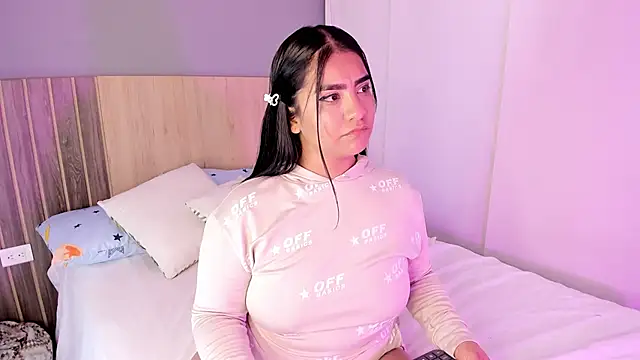 Snapshot of hannnasmith chatting on November 12, 2025, 3:10 am hannnasmith online show from November 12, 2025, 3:10 am