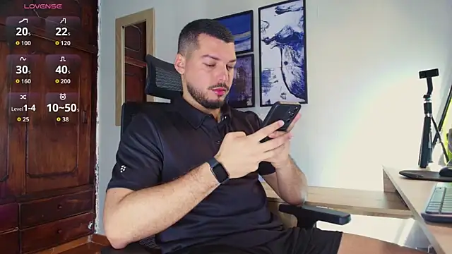 HenryBenso online show from October 30, 2025, 5:54 pm