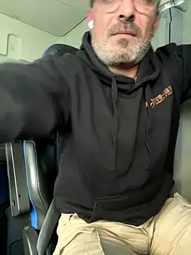 Snapshot of dzhakar chatting on December 15, 2025, 1:06 pm dzhakar online show from December 15, 2025, 1:06 pm