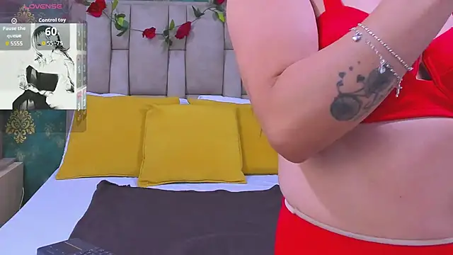 SuzanSmithh online show from November 28, 2025, 11:32 am