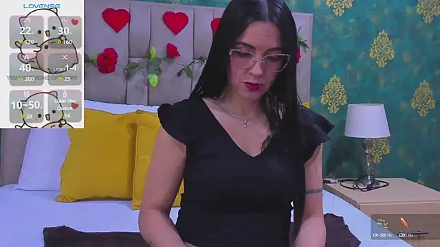 SuzanSmithh online show from October 8, 2025, 11:23 am