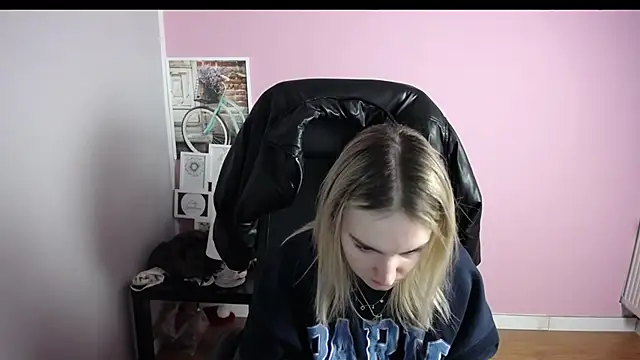 viktoria lovely online show from February 5, 2026, 6:31 am