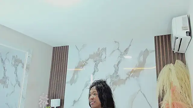 aidaadams online show from March 22, 2025, 11:53 am