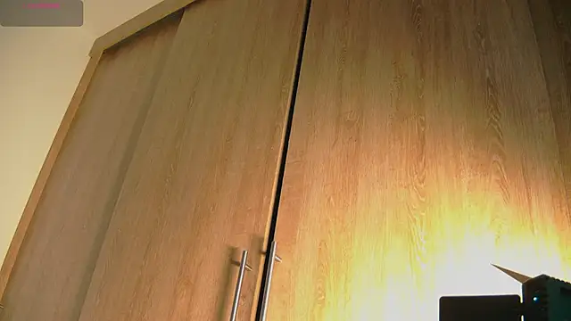 aidaadams online show from October 17, 2025, 11:45 am