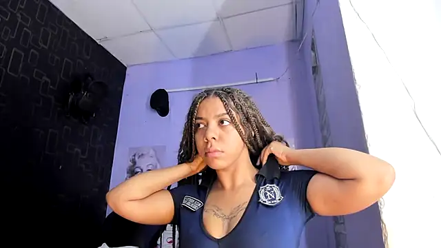 Alika01 online show from March 16, 2025, 1:27 pm