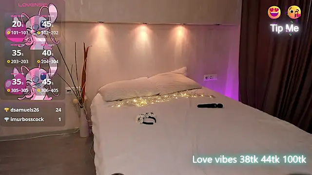 Snapshot of Tracy-Taylor chatting on March 6, 2025, 3:35 am Tracy-Taylor online show from March 6, 2025, 3:35 am