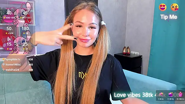 Snapshot of Tracy-Taylor chatting on February 25, 2025, 3:20 pm Tracy-Taylor online show from February 25, 2025, 3:20 pm