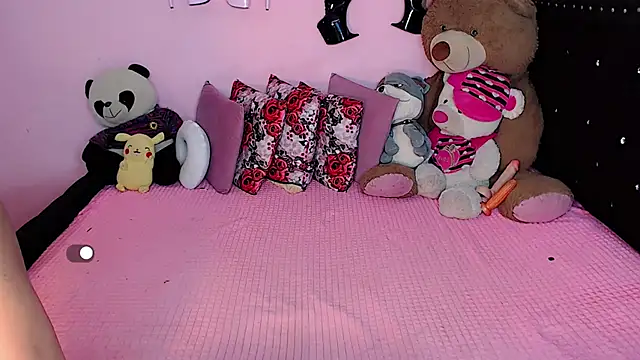 Ciinamonloren online show from March 8, 2026, 2:37 am