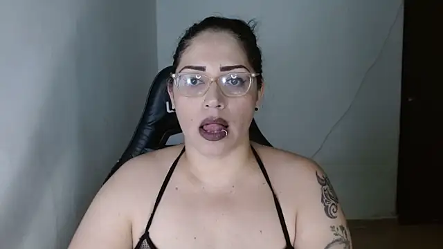 natashasmithe online show from March 3, 2026, 1:23 am