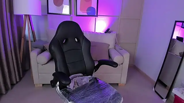  cloe martinez online show from September 21, 2025, 11:48 am