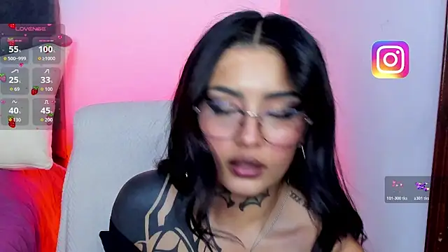 Hinataw33d01 online show from April 24, 2026, 12:34 am