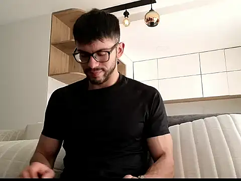 Phantom Bigger1 online show from December 18, 2025, 2:32 pm