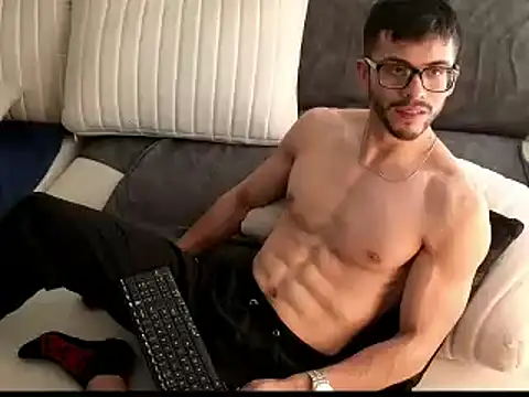 Phantom Bigger1 online show from December 17, 2025, 2:22 pm