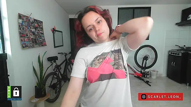 Snapshot of Scarletleon77 chatting on September 29, 2025, 4:34 pm Scarletleon77 online show from September 29, 2025, 4:34 pm