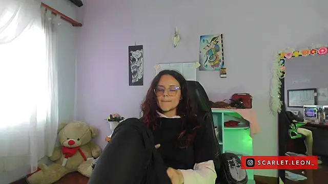 Snapshot of Scarletleon77 chatting on March 11, 2025, 6:41 pm Scarletleon77 online show from March 11, 2025, 6:41 pm