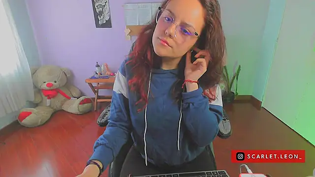 Snapshot of Scarletleon77 chatting on February 11, 2025, 4:13 pm Scarletleon77 online show from February 11, 2025, 4:13 pm