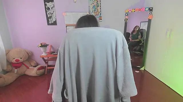 Snapshot of Scarletleon77 chatting on March 10, 2025, 2:59 pm Scarletleon77 online show from March 10, 2025, 2:59 pm