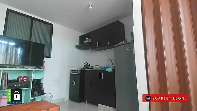 Snapshot of Scarletleon77 chatting on September 10, 2025, 3:33 pm Scarletleon77 online show from September 10, 2025, 3:33 pm