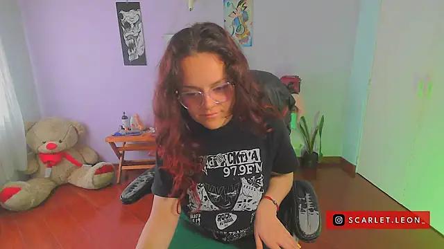 Snapshot of Scarletleon77 chatting on February 6, 2025, 5:30 pm Scarletleon77 online show from February 6, 2025, 5:30 pm