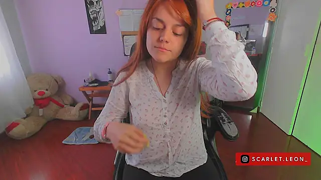 Snapshot of Scarletleon77 chatting on February 14, 2025, 7:12 pm Scarletleon77 online show from February 14, 2025, 7:12 pm