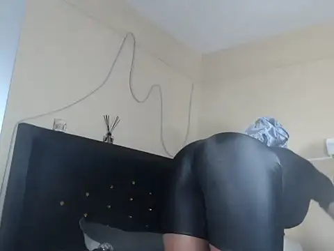 Snapshot of leslie_bebby2 chatting on November 18, 2025, 10:45 pm leslie bebby2 online show from November 18, 2025, 10:45 pm