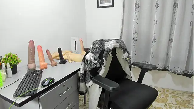 MelissaaCortes online show from January 13, 2026, 2:48 am