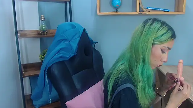 Snapshot of Erika_Stevens chatting on November 15, 2025, 1:31 am Erika Stevens online show from November 15, 2025, 1:31 am