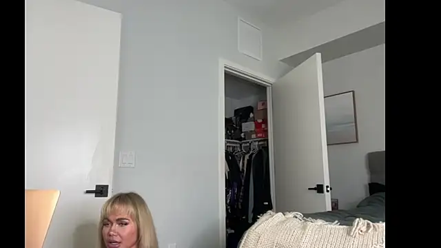 ElenaErickson online show from May 19, 2026, 2:07 am