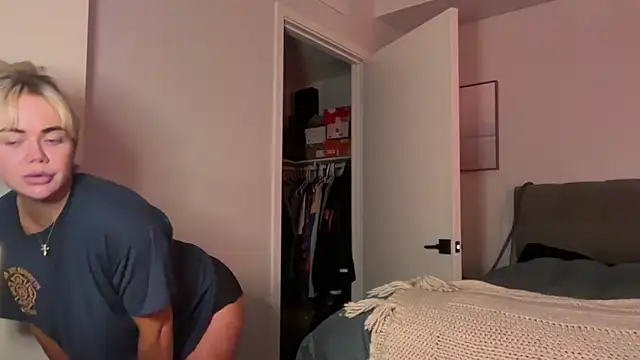 ElenaErickson online show from February 13, 2026, 4:34 am