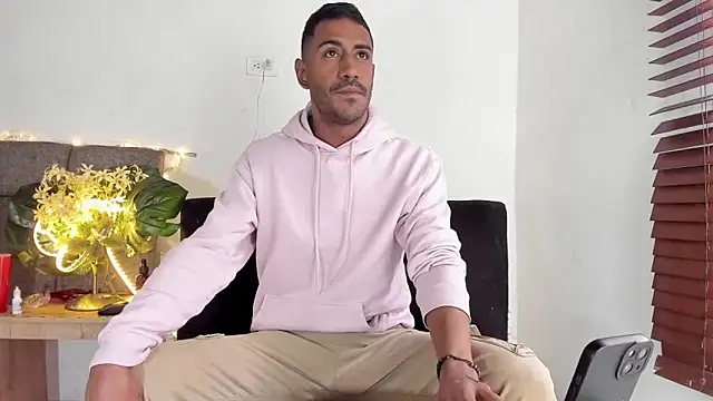 tom colinn online show from September 30, 2025, 4:57 pm