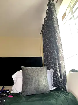 Snapshot of Sexy_barb2 chatting on December 5, 2025, 8:13 am Sexy barb2 online show from December 5, 2025, 8:13 am