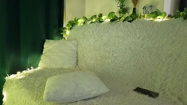 kristina amurova online show from October 25, 2025, 7:47 pm