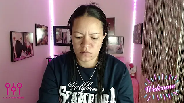 Snapshot of Cristal_w chatting on October 29, 2025, 2:16 pm Cristal w online show from October 29, 2025, 2:16 pm