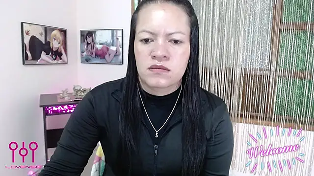 Snapshot of Cristal_w chatting on November 6, 2025, 3:27 pm Cristal w online show from November 6, 2025, 3:27 pm