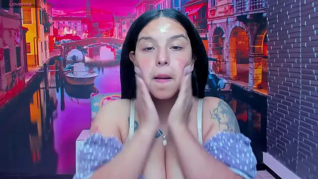 Snapshot of Small_naughty_ chatting on October 30, 2025, 3:31 pm Small naughty online show from October 30, 2025, 3:31 pm