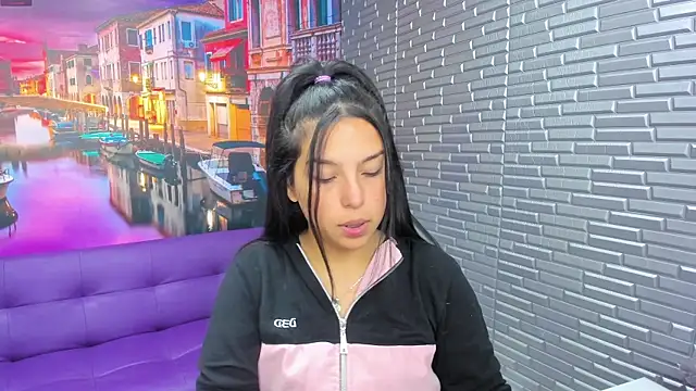 Snapshot of Small_naughty_ chatting on December 16, 2025, 1:37 pm Small naughty online show from December 16, 2025, 1:37 pm