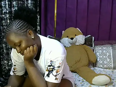 slender-qwene online show from December 1, 2025, 8:21 pm