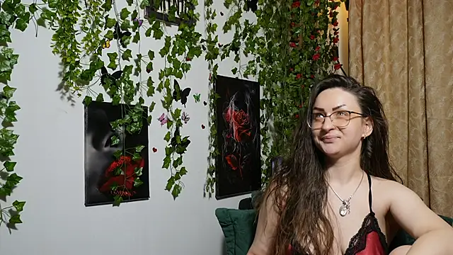 Snapshot of NaughtYHomemadE chatting on November 14, 2025, 9:57 am NaughtYHomemadE online show from November 14, 2025, 9:57 am