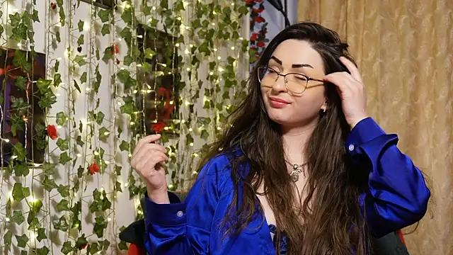 NaughtYHomemadE online show from March 7, 2026, 9:16 am