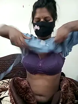 Snapshot of Anusri- chatting on February 19, 2026, 7:11 pm Anusri- online show from February 19, 2026, 7:11 pm