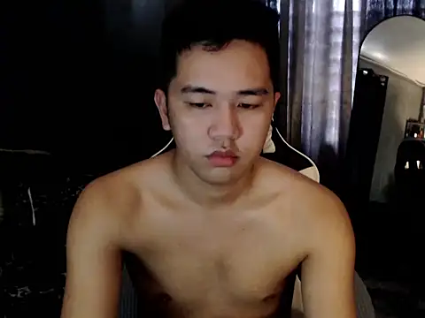 xgregor07 online show from November 19, 2025, 2:22 am