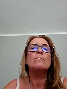 Snapshot of Steffi45 chatting on October 6, 2025, 1:12 pm Steffi45 online show from October 6, 2025, 1:12 pm