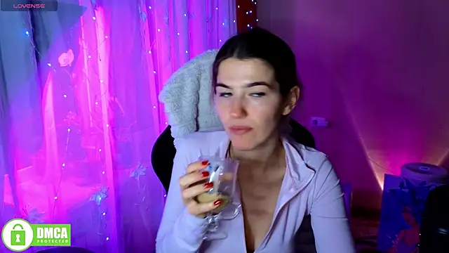 mag1c eyes1 online show from December 17, 2025, 2:33 pm